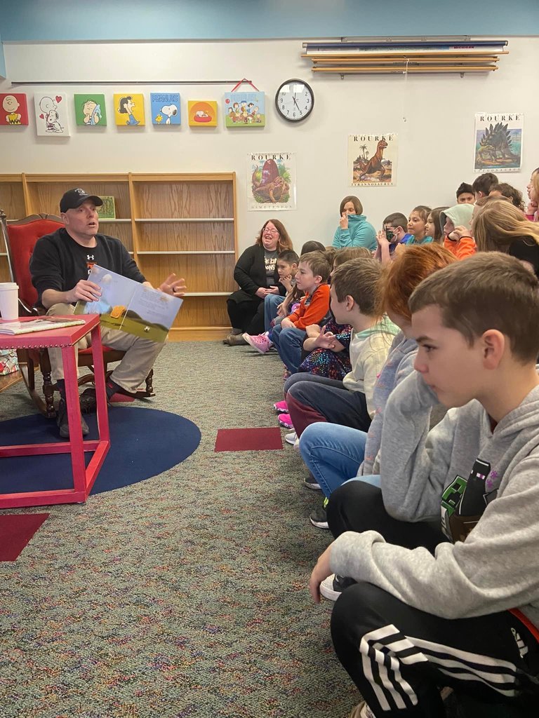 rodgers reads to students